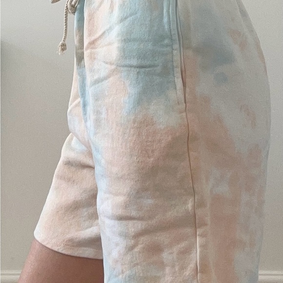 NWT Emory Park Lanie Tie Dye French Terry Shorts Peach Tie Dye - Picture 2 of 5